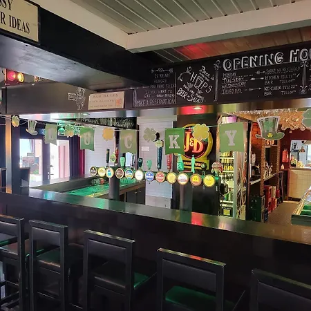 Campsite Pod Met Nabijgelegen Prive Sanitair - Camp