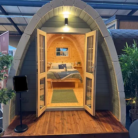 Pod Met Nabijgelegen Prive Sanitair - Camp Campsite *