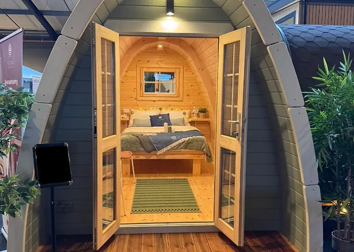 Pod Met Nabijgelegen Prive Sanitair - Camp Campsite *